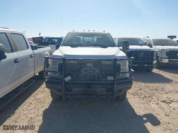 2019 Ford Super Duty F-250 SRW XL with VIN 1FT7W2B60KEF58768, listed as a IAAI auction lot 41710573 with 104,840 mi miles. Bid and sale history available at carsss.com. Image 12.