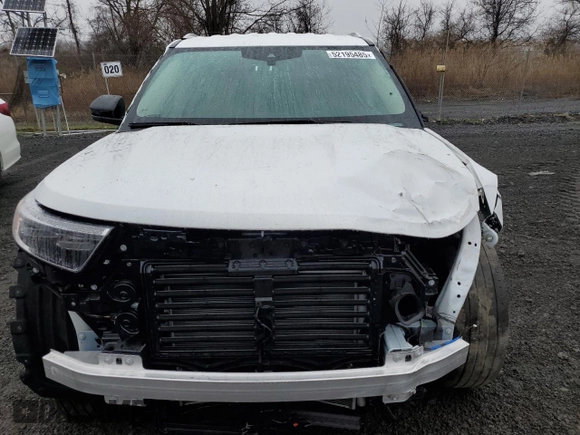 2024 Ford Explorer Limited with VIN 1FMSK7FH1RGA29645, listed as a Copart auction lot 52195485 with 30,464 mi miles and Salvage Title. Bid and sale history available at carsss.com. Image 5.