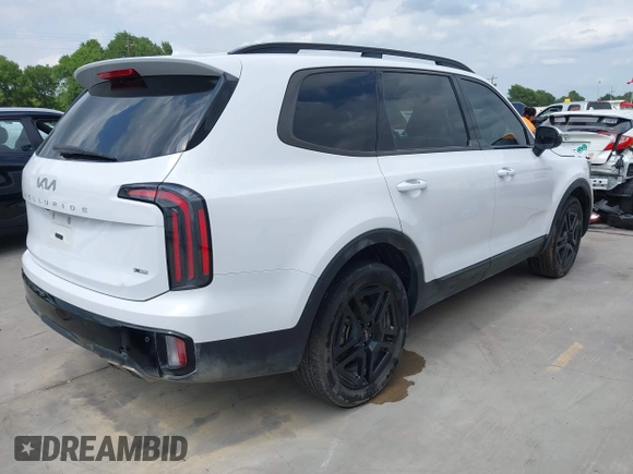 2024 Kia Telluride EX X-Line with VIN 5XYP3DGC4RG483058, listed as a IAAI auction lot 42070627 with 15,690 mi miles and . Bid and sale history available at DreamBid. Image 4.