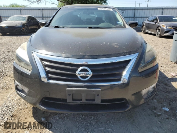 2015 Nissan Altima SV z VIN 1N4AL3AP0FC241787, wystawiony jako Copart lot #52039465 z przebiegiem 158 922 mil mil oraz Czysty tytuł • Clean title. Historia ofert i sprzedaży dostępna na DreamBid. Obrazek 5.