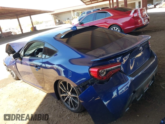 2017 Toyota 86 z VIN JF1ZNAA11H9706848, wystawiony jako IAAI lot #42097158 z przebiegiem 76 251 mil mil oraz . Historia ofert i sprzedaży dostępna na DreamBid. Obrazek 3.