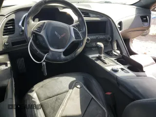 2015 Chevrolet Corvette 1LT z VIN 1G1YB2D73F5110187, wystawiony jako Copart lot #53357065 z przebiegiem 115 387 mil mil oraz Szkoda całkowita • Salvage title. Historia ofert i sprzedaży dostępna na DreamBid. Obrazek 8.
