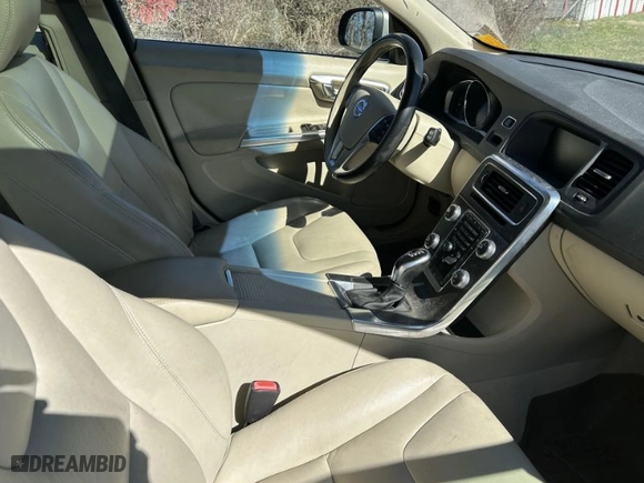 2015 Volvo V60 T5 Drive-E Premier with VIN YV140MEK6F1245353, listed as a IAAI auction lot 41713825 with 131,682 mi miles. Bid and sale history available at carsss.com. Image 5.