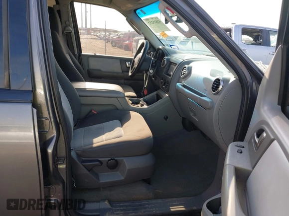 2004 Ford Expedition Special Service z VIN 1FMRU15W44LB49378, wystawiony jako IAAI lot #42025232 z przebiegiem 197 811 mil mil oraz . Historia ofert i sprzedaży dostępna na DreamBid. Obrazek 5.