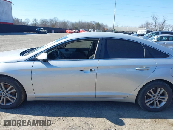2015 Hyundai Sonata SE z VIN 5NPE24AF0FH161034, wystawiony jako IAAI lot #41640925 z przebiegiem 223 268 mil mil oraz . Historia ofert i sprzedaży dostępna na DreamBid. Obrazek 13.