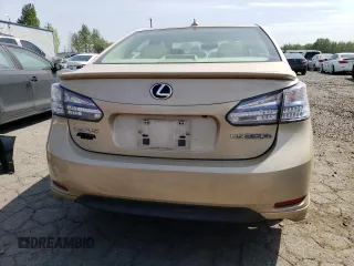 2010 Lexus HS 250h z VIN JTHBB1BA5A2005620, wystawiony jako Copart lot #54177945 z przebiegiem 158 023 mil mil oraz Szkoda całkowita • Salvage title. Historia ofert i sprzedaży dostępna na DreamBid. Obrazek 6.