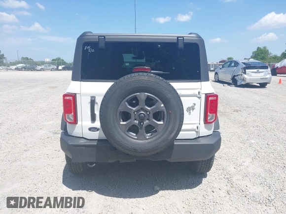 2025 Ford Bronco Big Bend z VIN 1FMDE7BH3SLA43579, wystawiony jako IAAI lot #42533206 z przebiegiem 2 958 mil mil oraz . Historia ofert i sprzedaży dostępna na DreamBid. Obrazek 16.