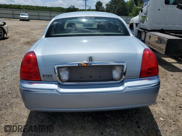 2007 Lincoln Town Car Signature z VIN 1LNHM81V17Y612098, wystawiony jako Copart lot #54874515 z przebiegiem 243 252 mil mil oraz Szkoda całkowita • Salvage title. Historia ofert i sprzedaży dostępna na DreamBid. Obrazek 6.