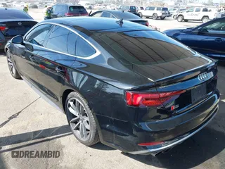 2019 Audi S5 Sportback Premium Plus z VIN WAUB4CF50KA090648, wystawiony jako IAAI lot #42073002 z przebiegiem 39 185 mil mil oraz . Historia ofert i sprzedaży dostępna na DreamBid. Obrazek 3.