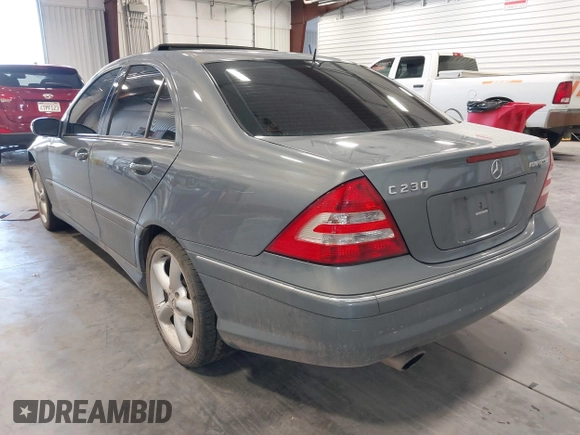 2005 Mercedes-Benz C 230 Kompressor с VIN WDBRF40J25F662008, выставлен на аукционе IAAI как лот 42539947 с пробегом 182 727 миль миль и . История ставок и продаж доступна на DreamBid. Изображение 3.