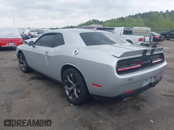 2019 Dodge Challenger SXT z VIN 2C3CDZAG9KH744703, wystawiony jako IAAI lot #41881944 z przebiegiem Nie podano mil oraz . Historia ofert i sprzedaży dostępna na DreamBid. Obrazek 3.