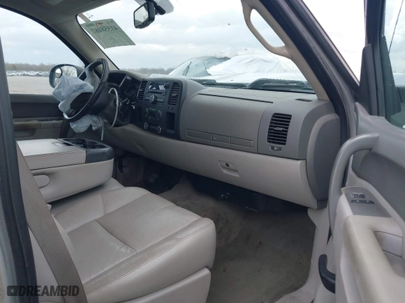 2012 Chevrolet Silverado 1500 LT with VIN 3GCPCSE07CG165148, listed as a IAAI auction lot 41558167 with 217,610 mi miles. Bid and sale history available at carsss.com. Image 5.