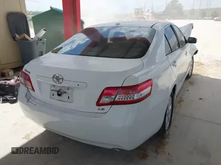 2011 Toyota Camry LE z VIN 4T1BF3EK6BU631409, wystawiony jako IAAI lot #42313431 z przebiegiem 117 409 mil mil oraz . Historia ofert i sprzedaży dostępna na DreamBid. Obrazek 4.