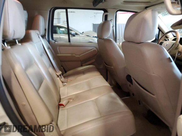 2006 Mercury Mountaineer Premier z VIN 4M2EU48876UJ11653, wystawiony jako Copart lot #56166155 z przebiegiem 124 275 mil mil oraz Szkody całkowita. Historia ofert i sprzedaży dostępna na DreamBid. Obrazek 10.