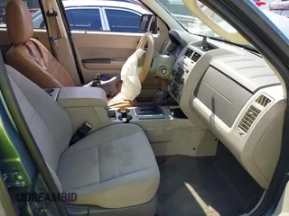 2010 Ford Escape XLT с VIN 1FMCU9D74AKB50014, выставлен на аукционе IAAI как лот 42273459 с пробегом Не указан миль и . История ставок и продаж доступна на DreamBid. Изображение 5.