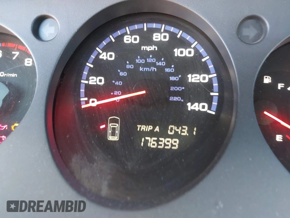 2006 Acura MDX with VIN 2HNYD18246H549248, listed as a IAAI auction lot 41361032 with 176,399 mi miles. Bid and sale history available at carsss.com. Image 7.