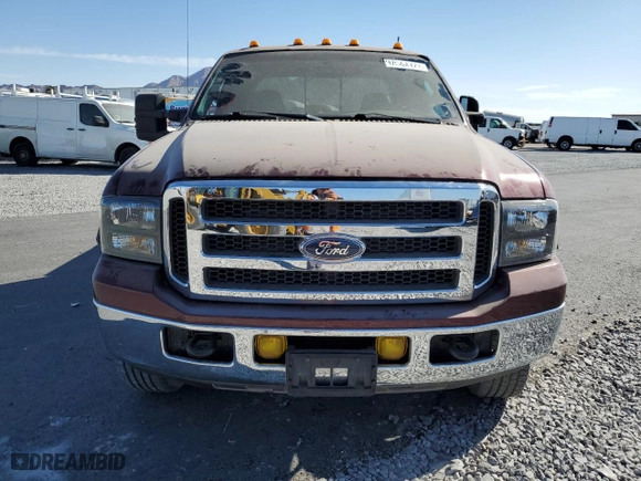 2006 Ford Super Duty F-350 DRW XL with VIN 1FTWW33P16EB68292, listed as a Copart auction lot 42561725 with 196,260 mi miles and Salvage Title. Bid and sale history available at carsss.com. Image 5.