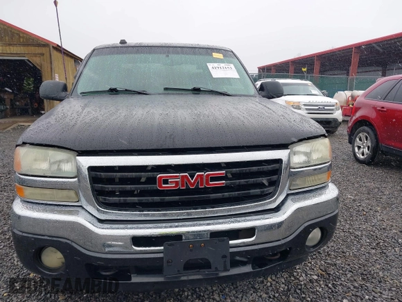 2005 GMC Sierra 1500 SLT z VIN 2GTEK13T351137747, wystawiony jako IAAI lot #41912153 z przebiegiem 247 344 mil mil oraz . Historia ofert i sprzedaży dostępna na DreamBid. Obrazek 6.