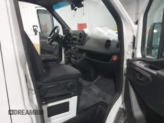 2021 Mercedes-Benz Sprinter Cargo with VIN W1Y4ECHY9MT060129, listed as a IAAI auction lot 41616041 with 215,726 mi miles. Bid and sale history available at carsss.com. Image 5.