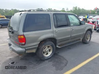 2000 Mercury Mountaineer with VIN 4M2ZU86P8YUJ07066, listed as a IAAI auction lot 42114617 with 233,146 mi miles. Bid and sale history available at carsss.com. Image 4.