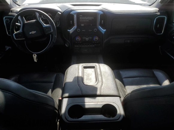 2022 Chevrolet Silverado 3500HD LTZ z VIN 1GC4YUEY4NF273091, wystawiony jako Copart lot #45113795 z przebiegiem 123 680 mil mil oraz Szkoda całkowita • Salvage title. Historia ofert i sprzedaży dostępna na DreamBid. Obrazek 8.