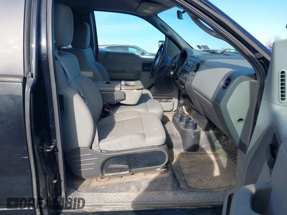 2007 Ford F-150 STX with VIN 1FTRX14W07FA39394, listed as a IAAI auction lot 41959272 with 190,477 mi miles. Bid and sale history available at carsss.com. Image 5.