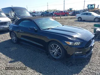 2017 Ford Mustang EcoBoost Premium z VIN 1FATP8UH2H5287546, wystawiony jako IAAI lot #42020857 z przebiegiem 114 362 mil mil oraz . Historia ofert i sprzedaży dostępna na DreamBid. Obrazek 1.