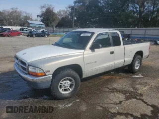 1997 Dodge Dakota with VIN 1B7GL23X9VS135936, listed as a Copart auction lot 43045525 with 185,055 mi miles and Salvage Title. Bid and sale history available at carsss.com. Image 1.