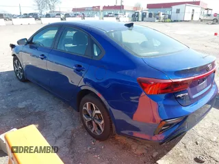 2019 Kia Forte LXS z VIN 3KPF24AD7KE133295, wystawiony jako IAAI lot #41956903 z przebiegiem 127 344 mil mil oraz . Historia ofert i sprzedaży dostępna na DreamBid. Obrazek 3.