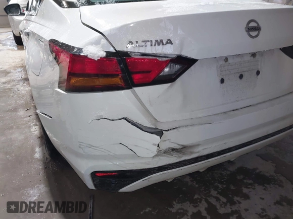 2019 Nissan Altima 2.5 S with VIN 1N4BL4BV1KC129923, listed as a IAAI auction lot 41894444 with 135,159 mi miles. Bid and sale history available at carsss.com. Image 19.