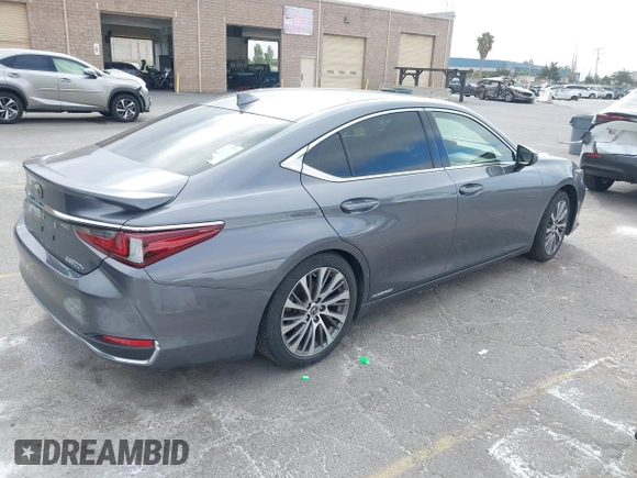 2019 Lexus ES 300h with VIN JTHB21B19K2022809, listed as a IAAI auction lot 42484103 with 62,596 mi miles and . Bid and sale history available at DreamBid. Image 4.