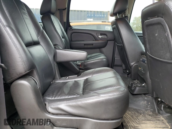 2011 Chevrolet Suburban LT z VIN 1GNSKJE37BR272949, wystawiony jako Copart lot #55329935 z przebiegiem 211 997 mil mil oraz Nie do naprawy • Non repairable. Historia ofert i sprzedaży dostępna na DreamBid. Obrazek 11.