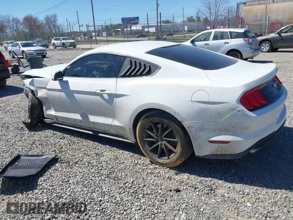 2018 Ford Mustang EcoBoost z VIN 1FA6P8TH9J5101182, wystawiony jako IAAI lot #41847168 z przebiegiem 98 168 mil mil oraz . Historia ofert i sprzedaży dostępna na DreamBid. Obrazek 3.