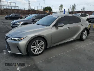 2021 Lexus IS 300 z VIN JTHAA1D26M5114336, wystawiony jako Copart lot #50260665 z przebiegiem 80 905 mil mil oraz Szkoda całkowita • Salvage title. Historia ofert i sprzedaży dostępna na DreamBid. Obrazek 1.