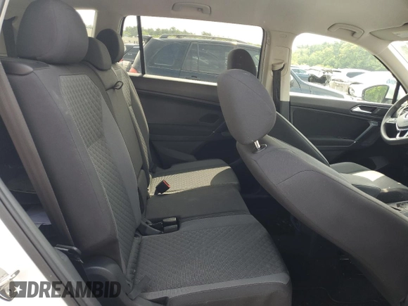2018 Volkswagen Tiguan S z VIN 3VV1B7AX1JM072635, wystawiony jako Copart lot #58413425 z przebiegiem 79 514 mil mil oraz Szkoda całkowita • Salvage title. Historia ofert i sprzedaży dostępna na DreamBid. Obrazek 11.