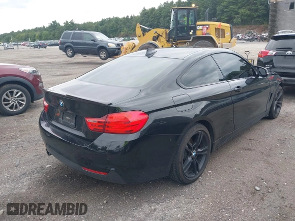 2015 BMW 4 Series 428i xDrive z VIN WBA3N9C56FK246586, wystawiony jako IAAI lot #40138540 z przebiegiem 127 512 mil mil oraz . Historia ofert i sprzedaży dostępna na DreamBid. Obrazek 4.