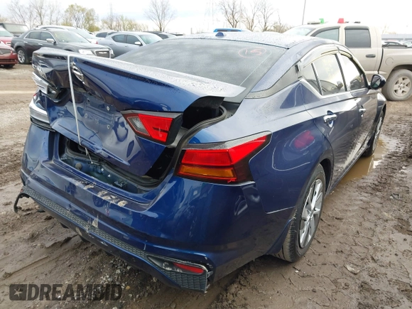 2019 Nissan Altima S with VIN 1N4BL4BV0KC159821, listed as a IAAI auction lot 41989875 with 129,026 mi miles and . Bid and sale history available at carsss.com. Image 4.