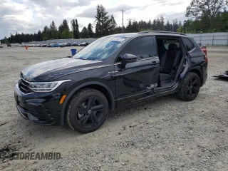 2024 Volkswagen Tiguan SE R-Line Black z VIN 3VV8B7AXXRM063670, wystawiony jako Copart lot #55760315 z przebiegiem 12 959 mil mil oraz Szkoda całkowita • Salvage title. Historia ofert i sprzedaży dostępna na DreamBid. Obrazek 1.