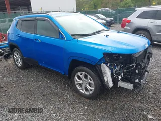 2024 Jeep Compass Latitude with VIN 3C4NJDBN9RT132368, listed as a IAAI auction lot 42149252 with 22,562 mi miles and . Bid and sale history available at DreamBid. Image 1.