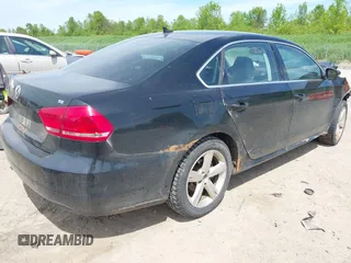 2013 Volkswagen Passat SE с VIN 1VWBP7A36DC012788, выставлен на аукционе IAAI как лот 42365537 с пробегом 140 367 миль миль и . История ставок и продаж доступна на DreamBid. Изображение 4.