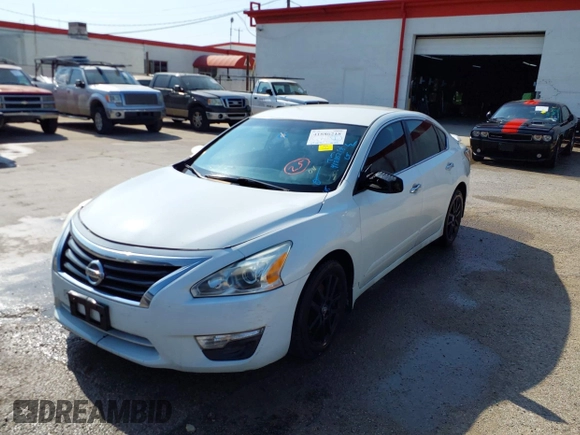 2015 Nissan Altima 2.5 S with VIN 1N4AL3AP4FC587020, listed as a IAAI auction lot 41886218 with 169,368 mi miles. Bid and sale history available at carsss.com. Image 2.