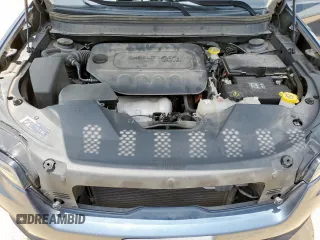 2019 Jeep Cherokee Latitude Plus z VIN 1C4PJLLB5KD383813, wystawiony jako Copart lot #59374655 z przebiegiem 45 506 mil mil oraz Szkoda całkowita • Salvage title. Historia ofert i sprzedaży dostępna na DreamBid. Obrazek 12.