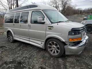 2018 GMC Savana Cargo with VIN 1GTW7AFG9J1326617, listed as a Copart auction lot 52071285 with 32,996 mi miles and Salvage Title. Bid and sale history available at carsss.com. Image 4.
