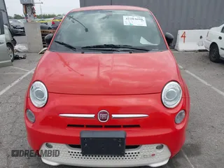 2016 FIAT 500e z VIN 3C3CFFGE3GT136141, wystawiony jako IAAI lot #42283699 z przebiegiem 44 891 mil mil oraz . Historia ofert i sprzedaży dostępna na DreamBid. Obrazek 6.