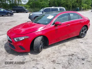 2019 Mercedes-Benz A 220 z VIN WDD3G4EB5KW022155, wystawiony jako IAAI lot #42132650 z przebiegiem 83 511 mil mil oraz . Historia ofert i sprzedaży dostępna na DreamBid. Obrazek 2.