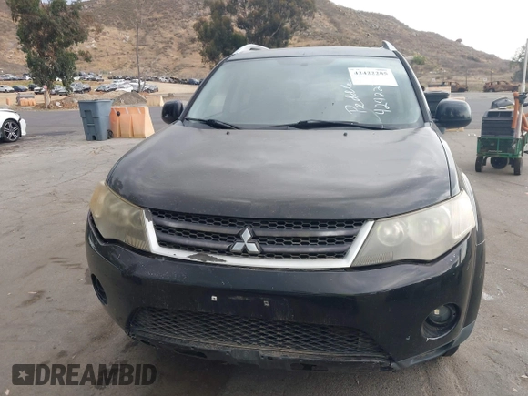 2008 Mitsubishi Outlander SE z VIN JA4LS31W28Z013040, wystawiony jako IAAI lot #42422285 z przebiegiem 155 225 mil mil oraz . Historia ofert i sprzedaży dostępna na DreamBid. Obrazek 6.