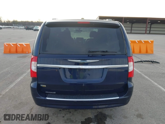 2016 Chrysler Town & Country Touring with VIN 2C4RC1BG8GR185588, listed as a IAAI auction lot 41990133 with 153,554 mi miles and . Bid and sale history available at DreamBid. Image 17.