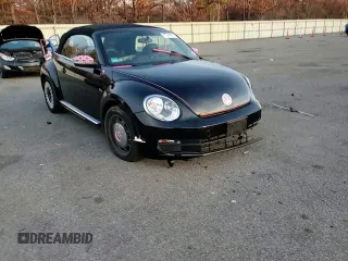 2015 Volkswagen Beetle 1.8T z VIN 3VW517AT3FM808723, wystawiony jako Copart lot #81724894 z przebiegiem Nie podano mil oraz Szkoda całkowita • Salvage title. Historia ofert i sprzedaży dostępna na DreamBid. Obrazek 10.
