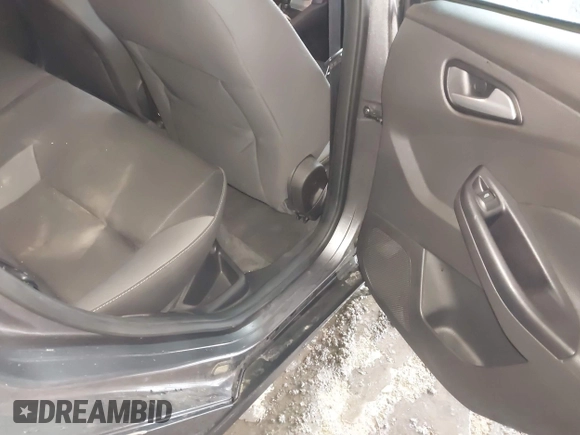 2013 Ford Focus SE with VIN 1FADP3F29DL243937, listed as a IAAI auction lot 42145911 with 90,376 mi miles and . Bid and sale history available at DreamBid. Image 8.
