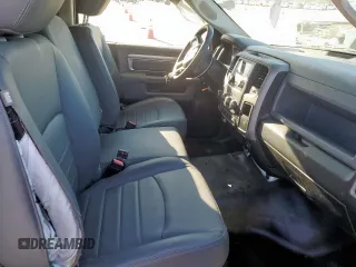 2020 Ram 1500 Tradesman z VIN 3C6JR6DT9LG122008, wystawiony jako Copart lot #48498725 z przebiegiem Nie podano mil oraz Szkoda całkowita • Salvage title. Historia ofert i sprzedaży dostępna na DreamBid. Obrazek 10.